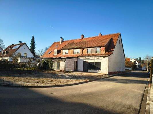 Grundstück mit Altbestand