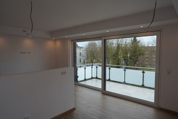 Blick Küche auf Balkon