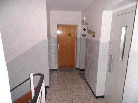 gepflegte Anlage mit Aufzug