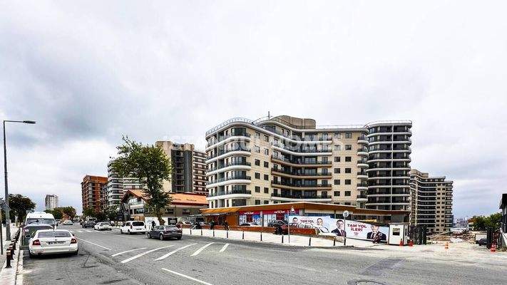 Spacious Apartments in a Secure Complex in Kucukcekmece