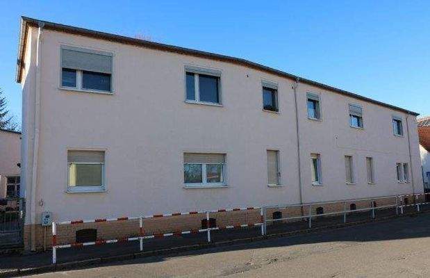 Vorderansicht von links