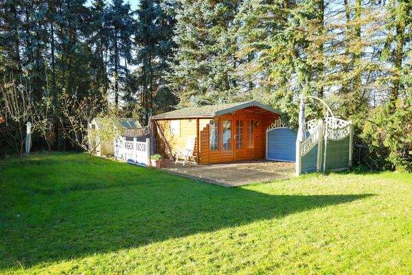 Schöner Freisitz am Gartenhaus