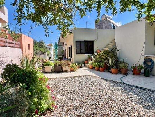 Kreta, Latsida: Charmantes Dorfhaus mit Garten zu verkaufen