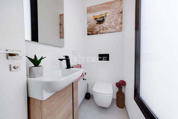 Detached Modern Villas on a Golf Resort in Pilar de la Horadada