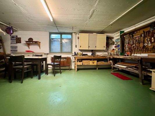 Großzügiger Werkkeller