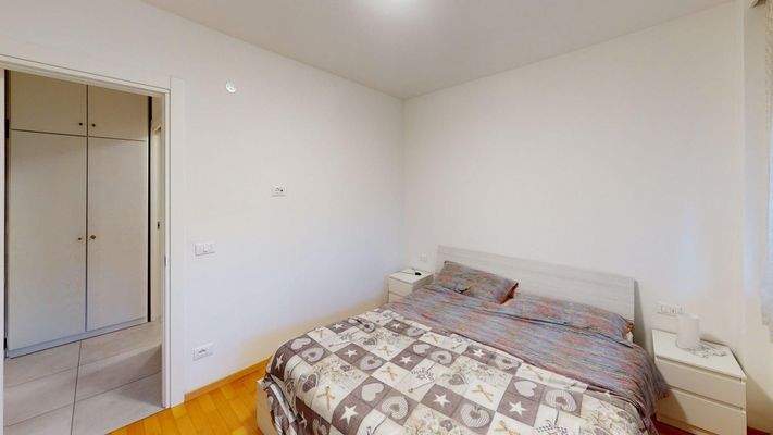 Meran-Merano-in-vendita-vendesi-verkaufen-Zweizimmerwohnung-bilocale-ristrutturato-saniert-Balkon-balcone-Garage-investimento-Investition-vermietet-affittato