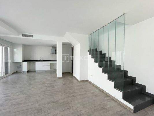 Semi-Detached Houses Featuring Private Pool in Gran Alacant