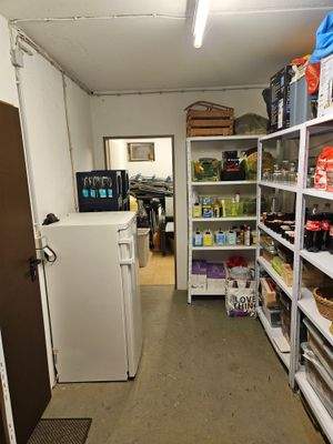 ... Ihr Keller mit Anschluss an den zweiten Kleller-Raum ...