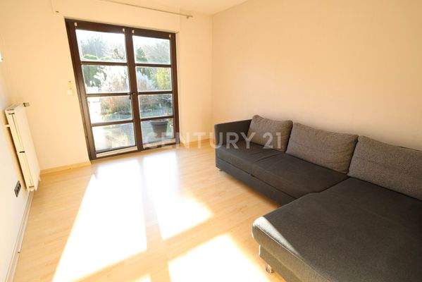 EG 1. Zimmer mit Zugang zur Terrasse