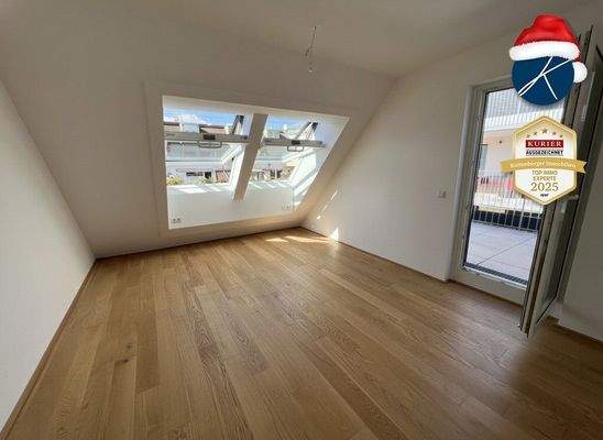 2.OG: Masterbedroom mit Terrassenausgang