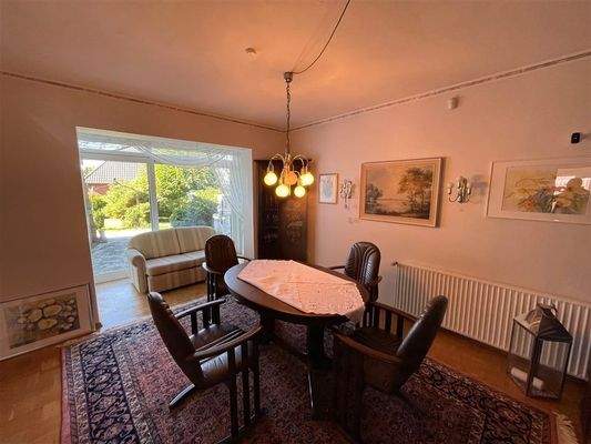 Esszimmer mit Ausgang Terrasse im EG 