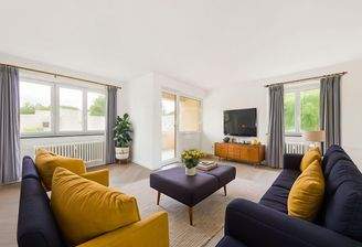 Balkonzimmer möbliert