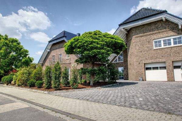 Gebäudeansicht Vorne