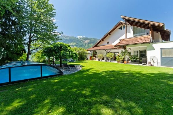 Garten, Pool  und Aussicht