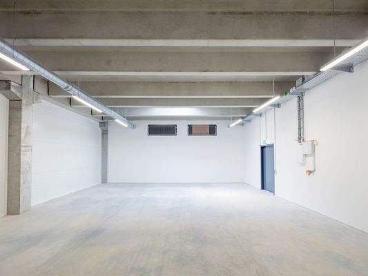 Helle Lagerfläche im OG