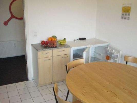 Ansicht Küche mit Gemeinschaftsraum