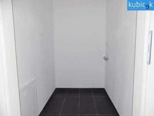 Abstell-/Wirtschaftsraum im OG