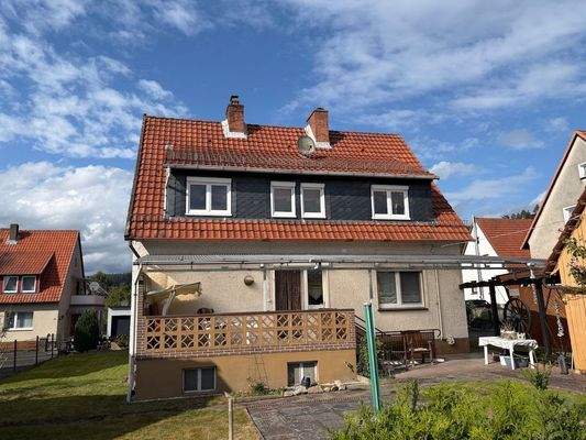 Rückansicht mit Terrasse