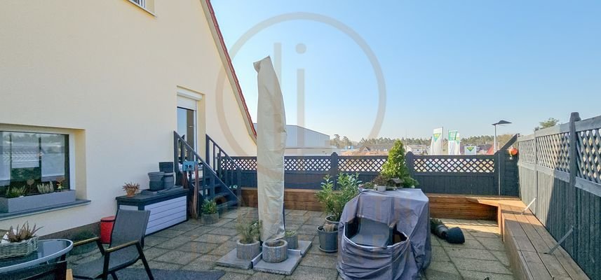 Maisonette-Feucht-Dachterrasse