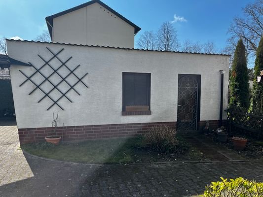 Seitenansicht Garage, separater Zugang