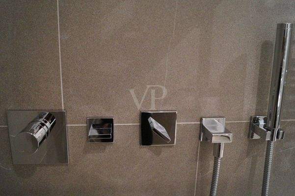 75 Detail Badezimmer