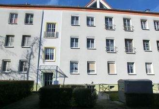 2 Hofseite mit Haus-u. Kellereingang.JPG