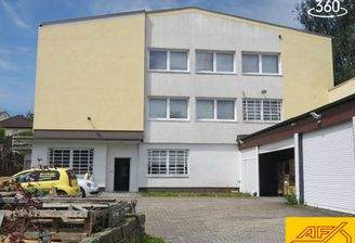 Familienhaus mit Büro- und Gewerbeflächen