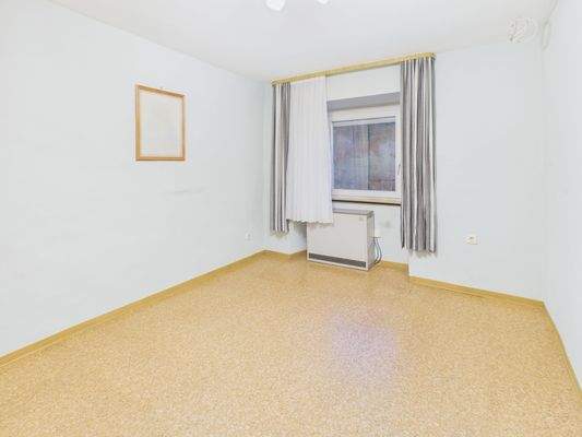 CAM01223G0-PR0174-STILL035