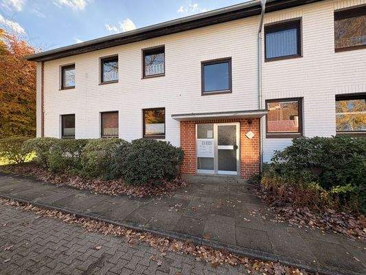 Einer der drei fast identischen Hauseingänge