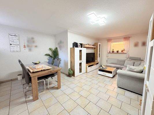 Wohn- und Esszimmer (KG)