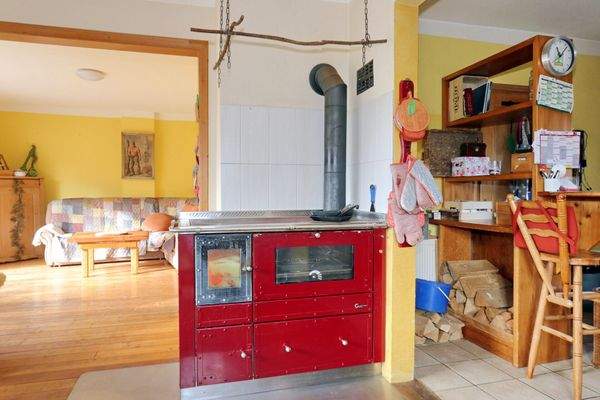 Holzküchenherd und -ofen