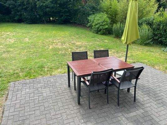 Terrasse mit Garten
