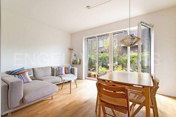 Große Fensterflächen sorgen für Helligkeit