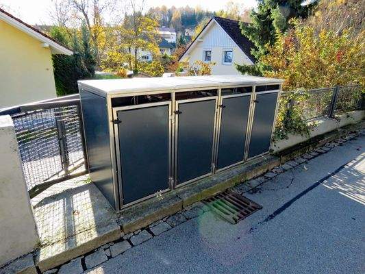 neuwertige Mülltonnenhäuschen 