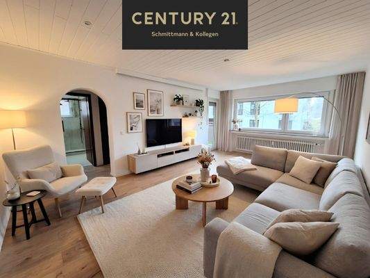 Wohnzimmer mit Zugang zum Balkon (Visualisierung)