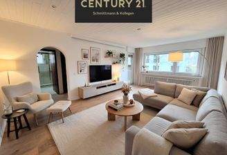 Wohnzimmer mit Zugang zum Balkon (Visualisierung)