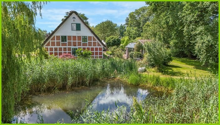 Hausansicht von Garten