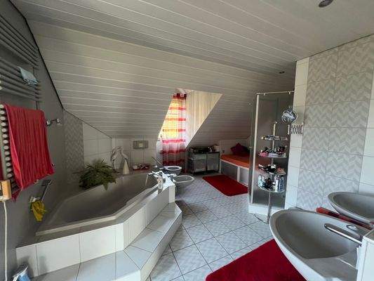 Badezimmer - Direkter Zugang vom Schlafzimmer