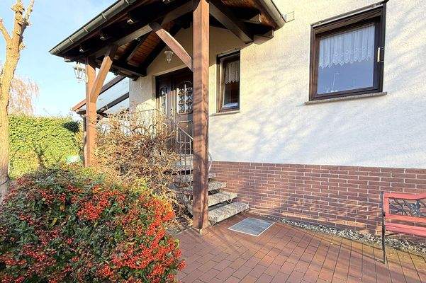 überdachter Hauseingang