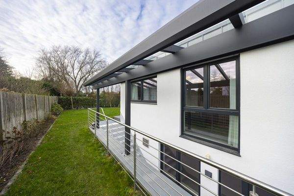 überdachter Kellerabgang