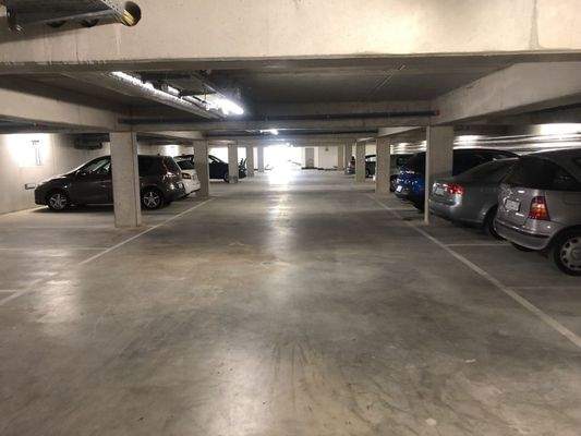 Tiefgarage mit Fahrradkeller