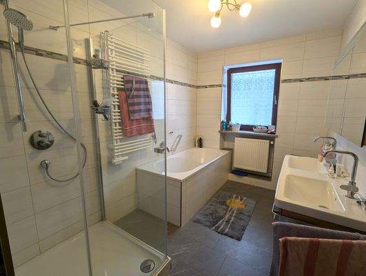 Badezimmer Wohnung OG