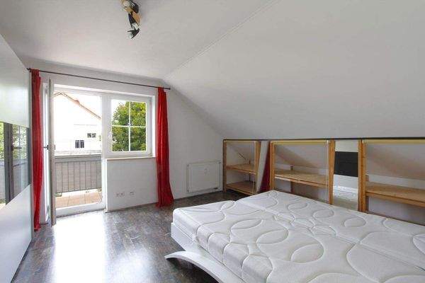 Schlafzimmer mit Zugang...