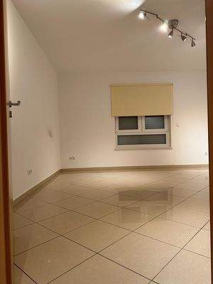 Traumhafte, frisch renovierte Wohnung mit Balkon und eigenem Stellplatz in bester Lage.