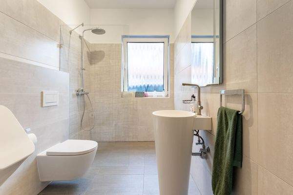 Tageslichtbad im Erdgeschoss