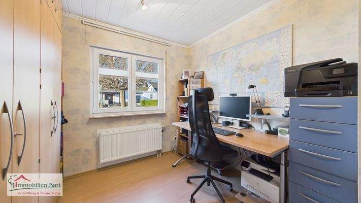 Büro/Schlafzimmer EG