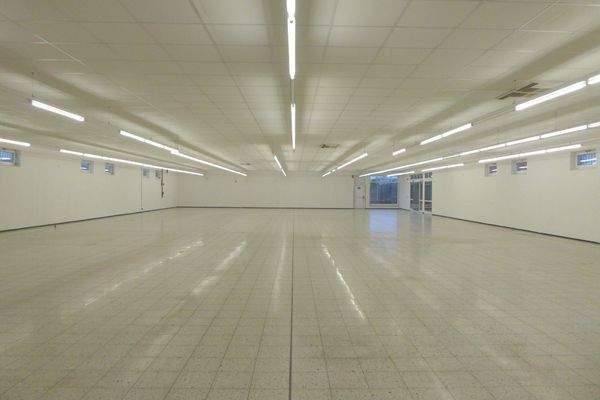 Verkaufsraum 3(1).jpg