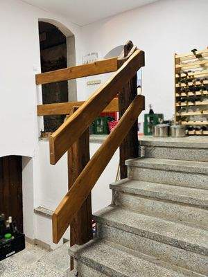 Eingangsbereich Straßenseite/Zugang Keller