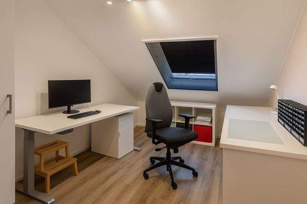 Raum 2 von 3 / Arbeitszimmer