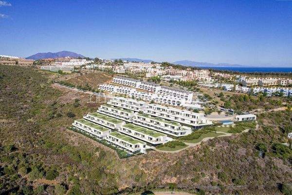 Contemporary Houses in a Privileged Area of Manilva